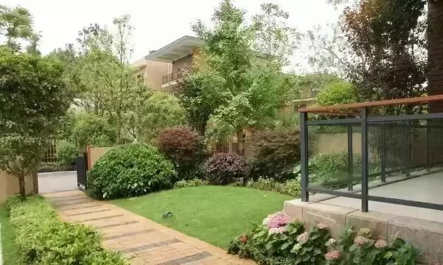 花園草坪的種植方法與養護管理經驗